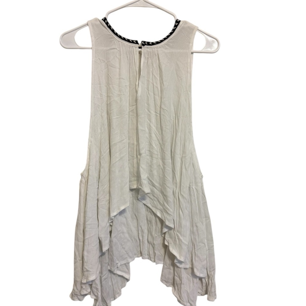 2/$30 Freeway - White Sleeveless Blouse with Black Trim – Size S